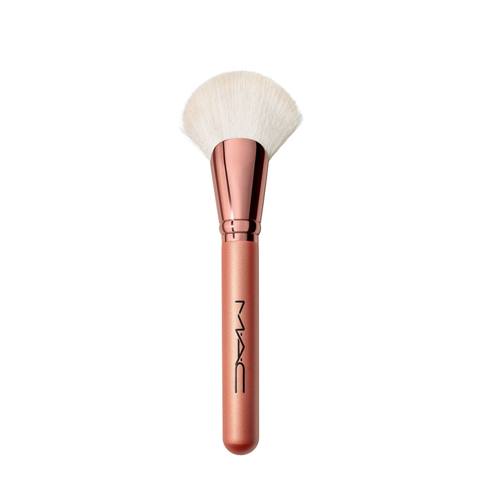 BRONZER FAN BRUSH 143S